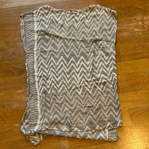 Chevron Patterned Gray Tunic Top